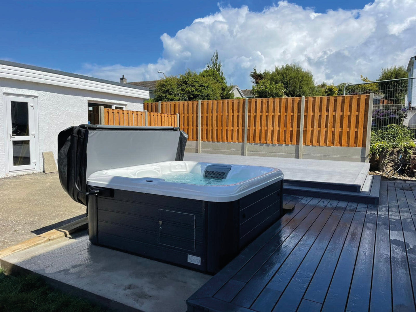  Vacation Lounge - 6 Person Hot Tub With 1 Lounger