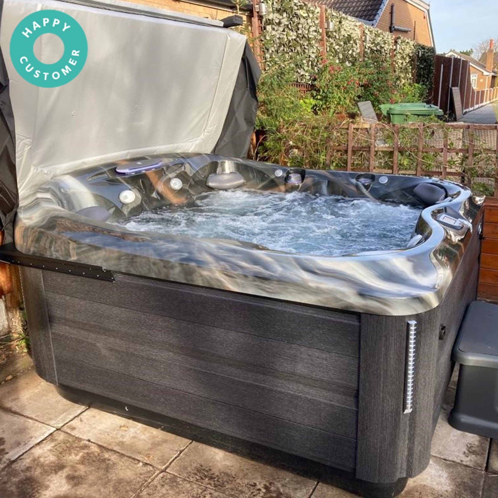  Jacuzzi® J435IP™ - 6 Person Hot Tub With 1 Lounger