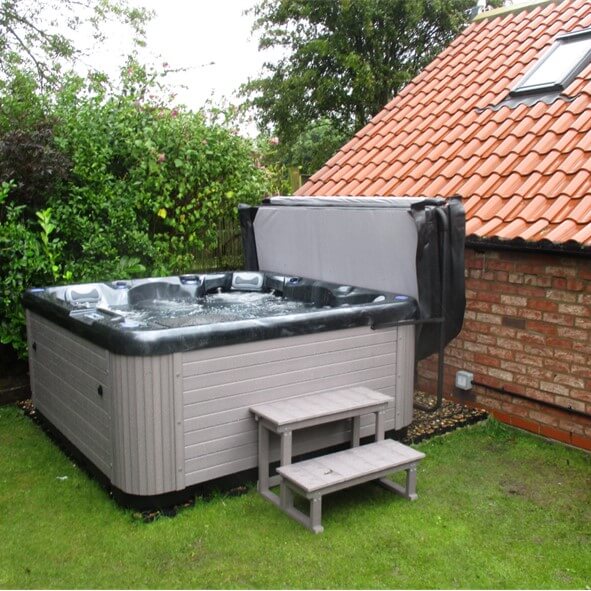  Outdoor Haze - 6 Person Hot Tub With 1 Lounger