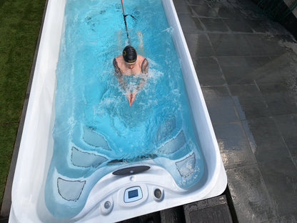  Jacuzzi® PowerPro™ J-19™ - 19ft Swim Spa
