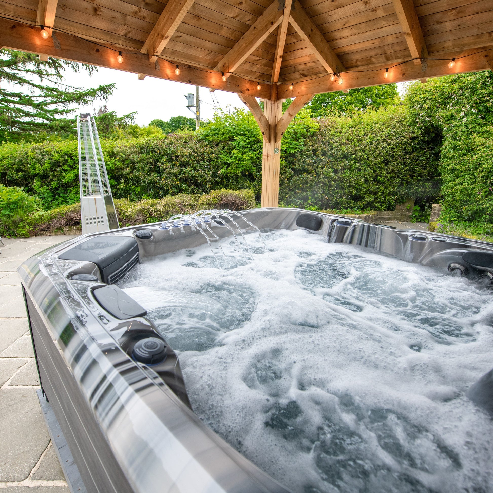  Outdoor Barcelona - 5 Person Hot Tub With 2 Loungers
