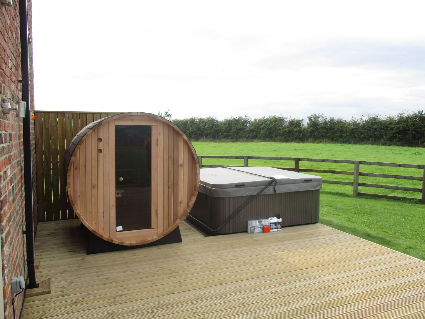  Deluxe 185 - 4 To 5 Person Indoor/Outdoor Barrel Sauna