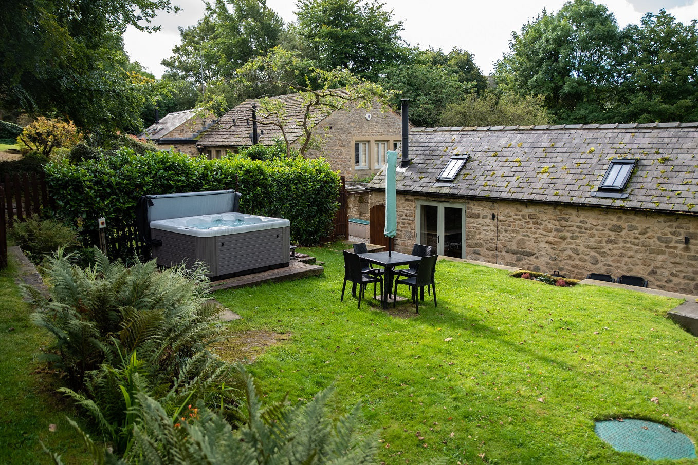  Holiday Let 5 - 5 Person Hot Tub With 1 Lounger