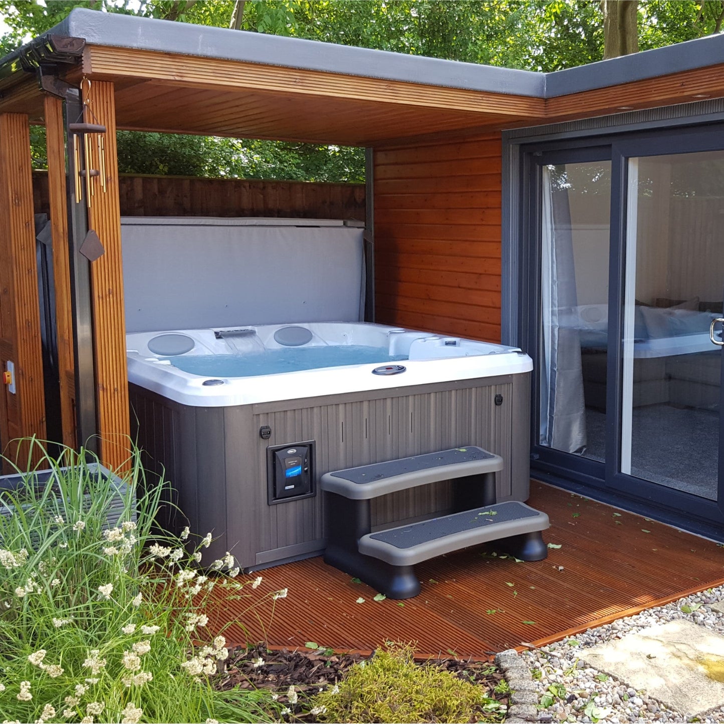  Jacuzzi® J225™ - 4 Person Hot Tub