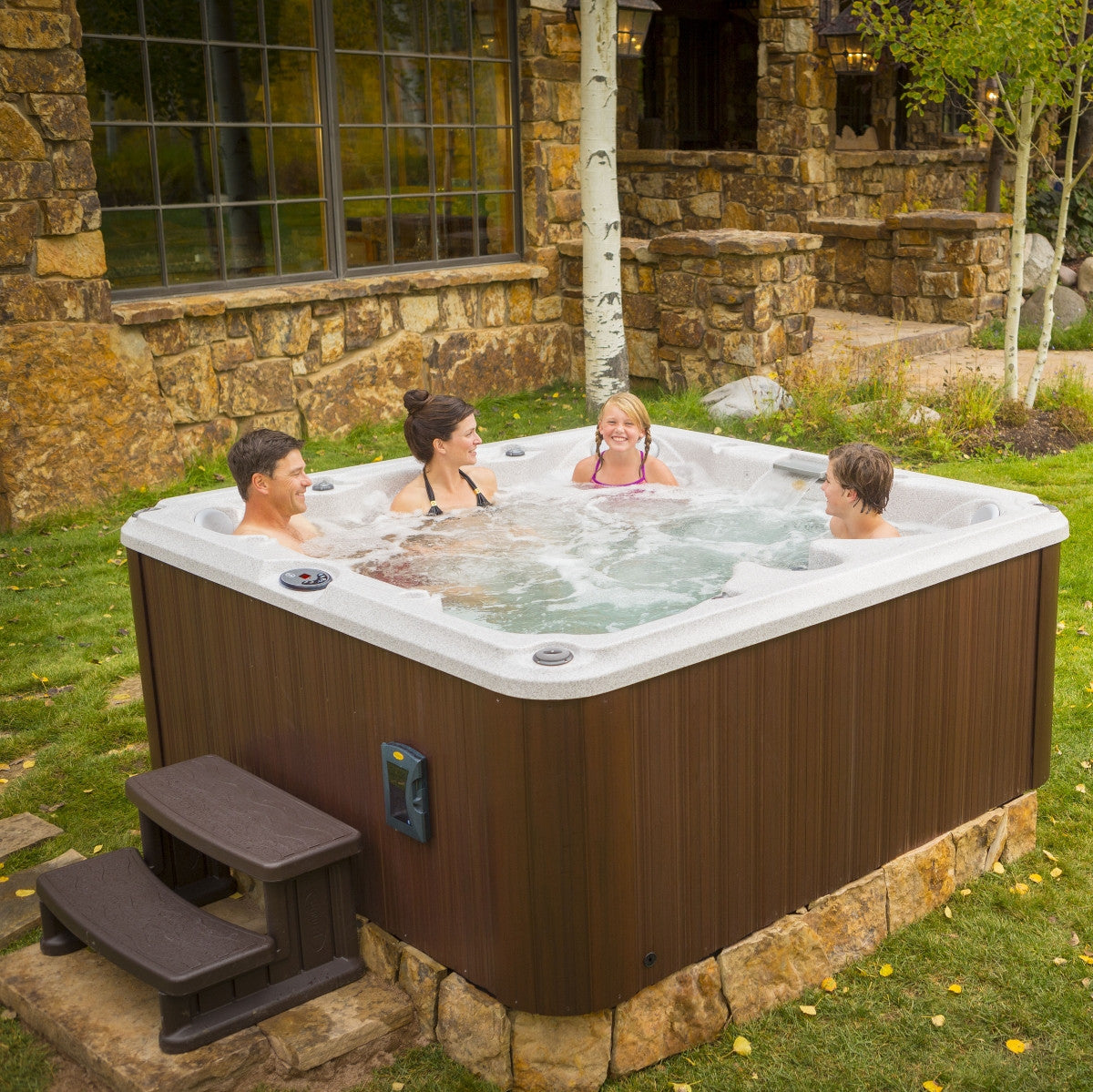  Jacuzzi® J235™ / J235IP™ - 6 Person Hot Tub With 1 Lounger