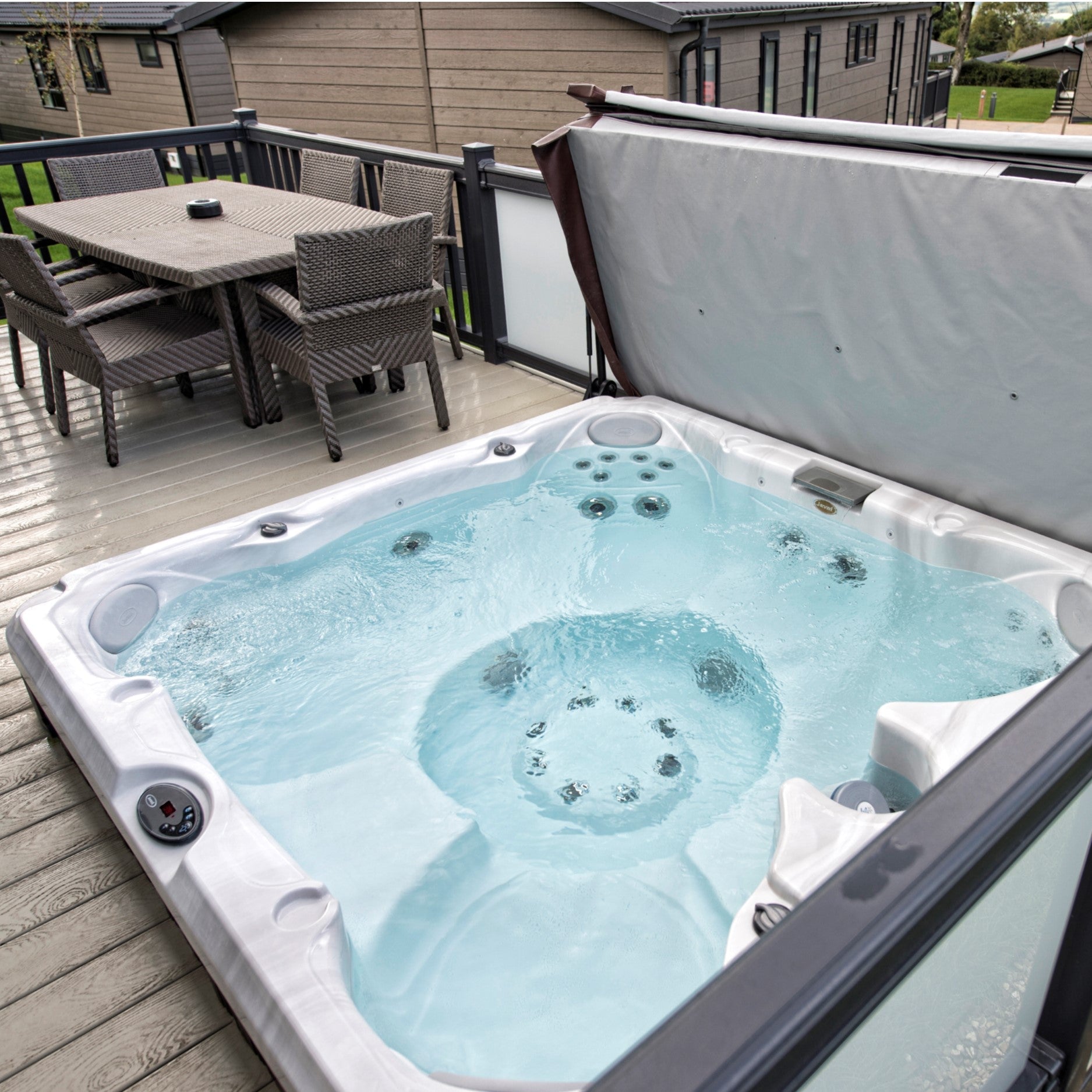  Jacuzzi® J245™ / J245IP™ - 7 Person Hot Tub