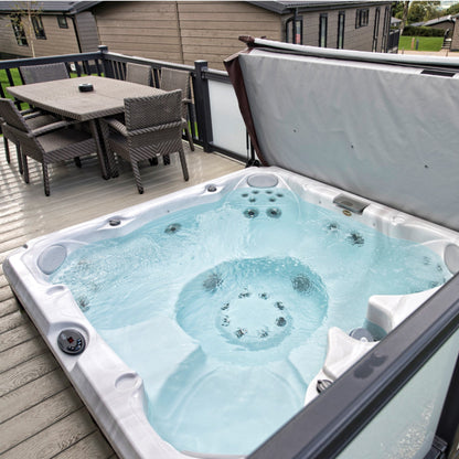  Jacuzzi® J245™ / J245IP™ - 7 Person Hot Tub