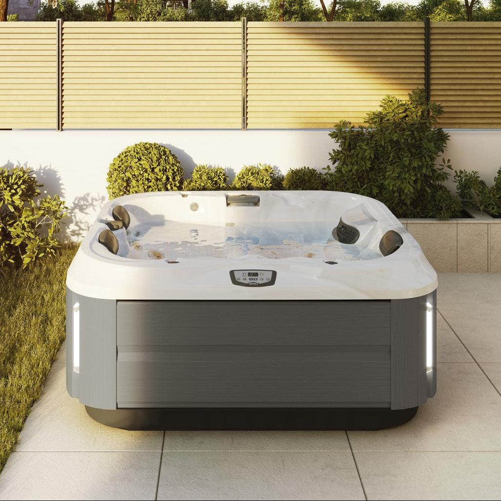  Jacuzzi® J315IP™ - 3 Person Hot Tub With 1 Lounger