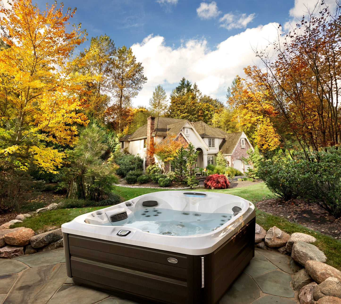  Jacuzzi® J485IP™ - 7 Person Hot Tub