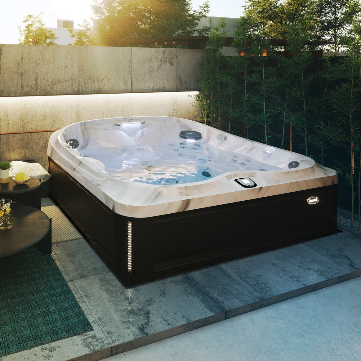  Jacuzzi® J485IP™ - 7 Person Hot Tub