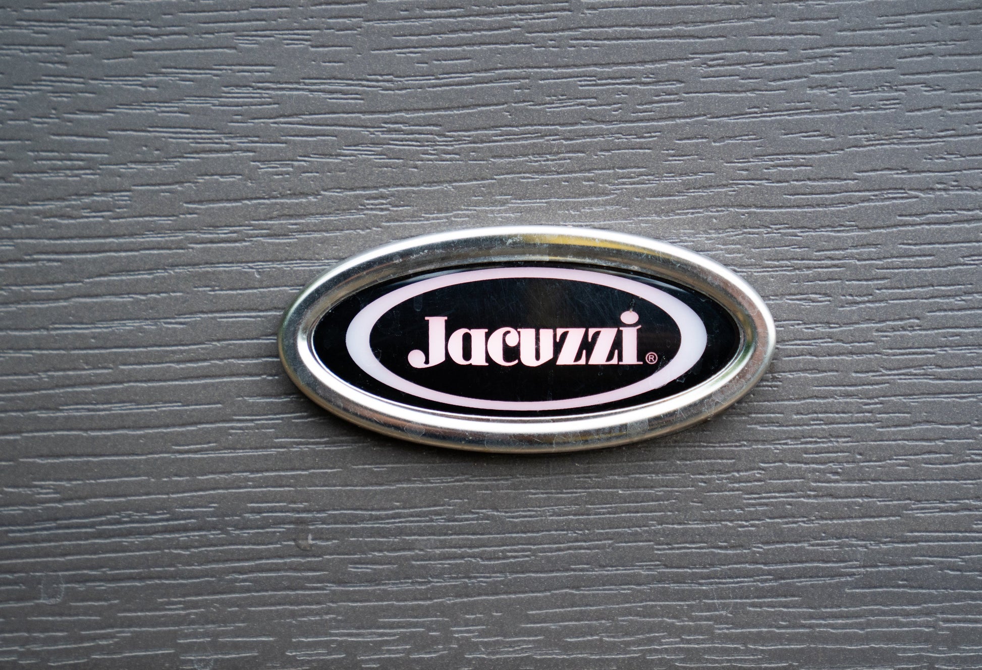  Jacuzzi® PowerActive™ J-19™ - 19ft Swim Spa