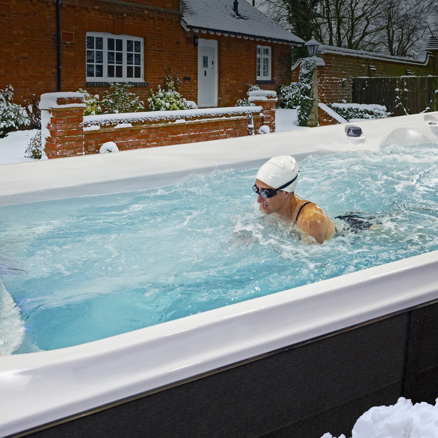  Jacuzzi® PowerActive™ J-16™ - 16ft Swim Spa