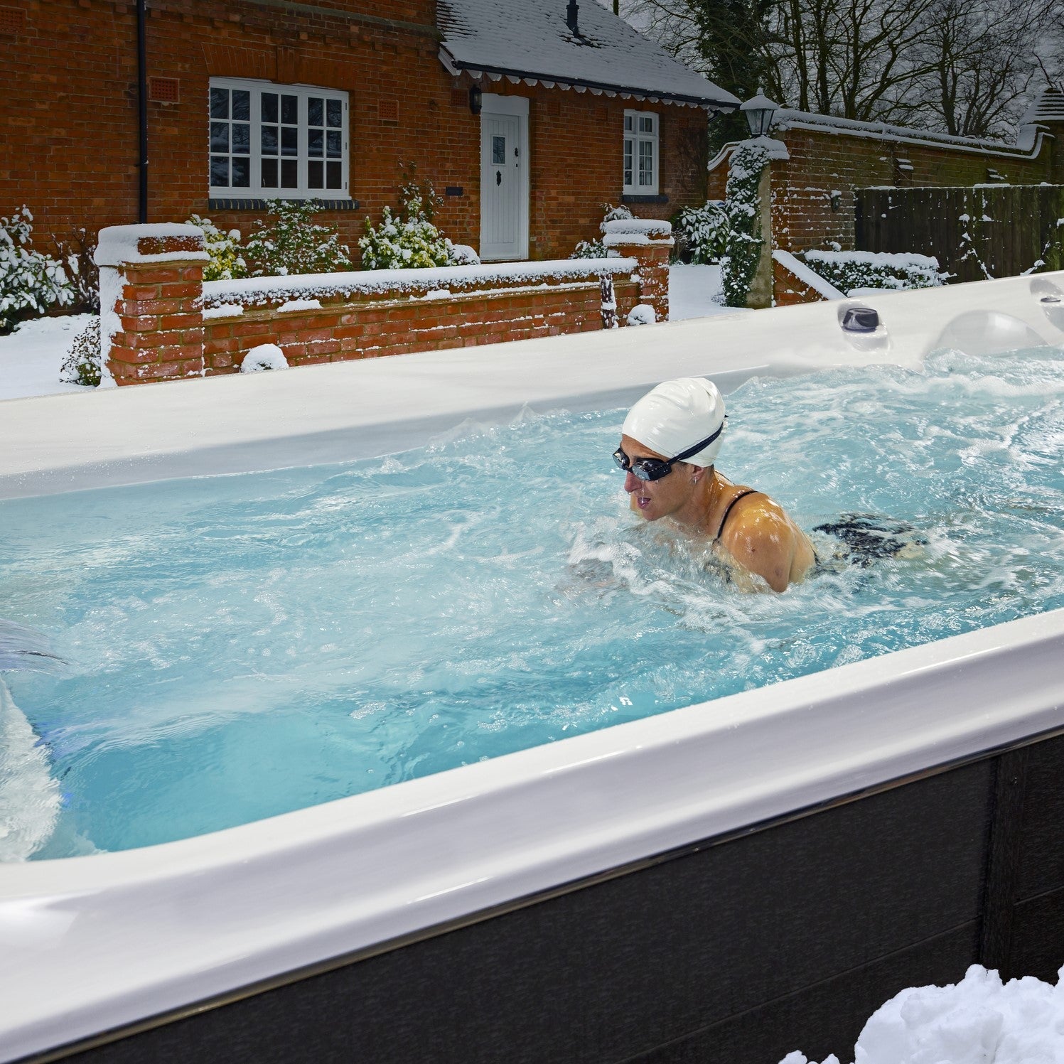  Jacuzzi® PowerActive™ J-16™ - 16ft Swim Spa