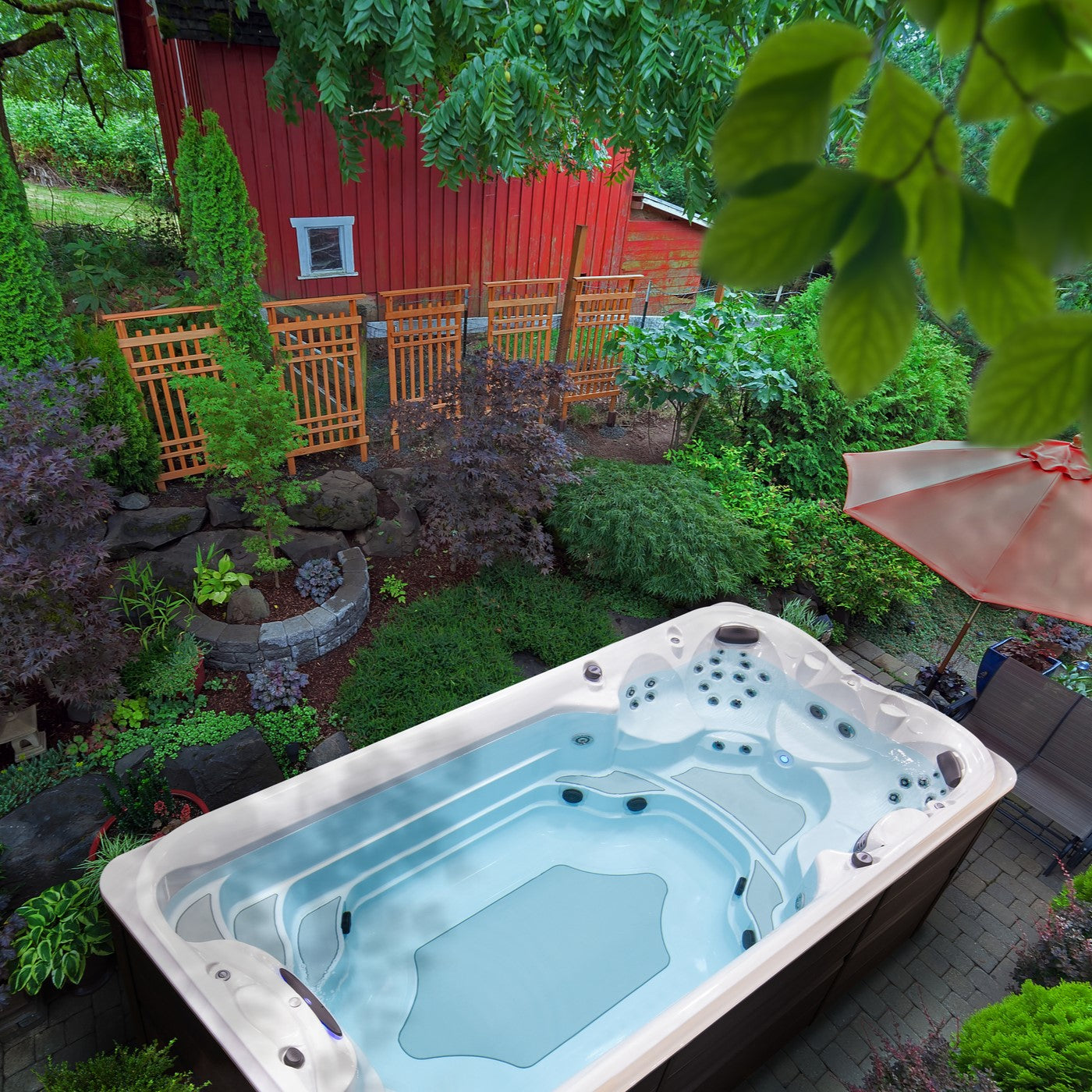  Jacuzzi® PowerActive™ J-16™ - 16ft Swim Spa