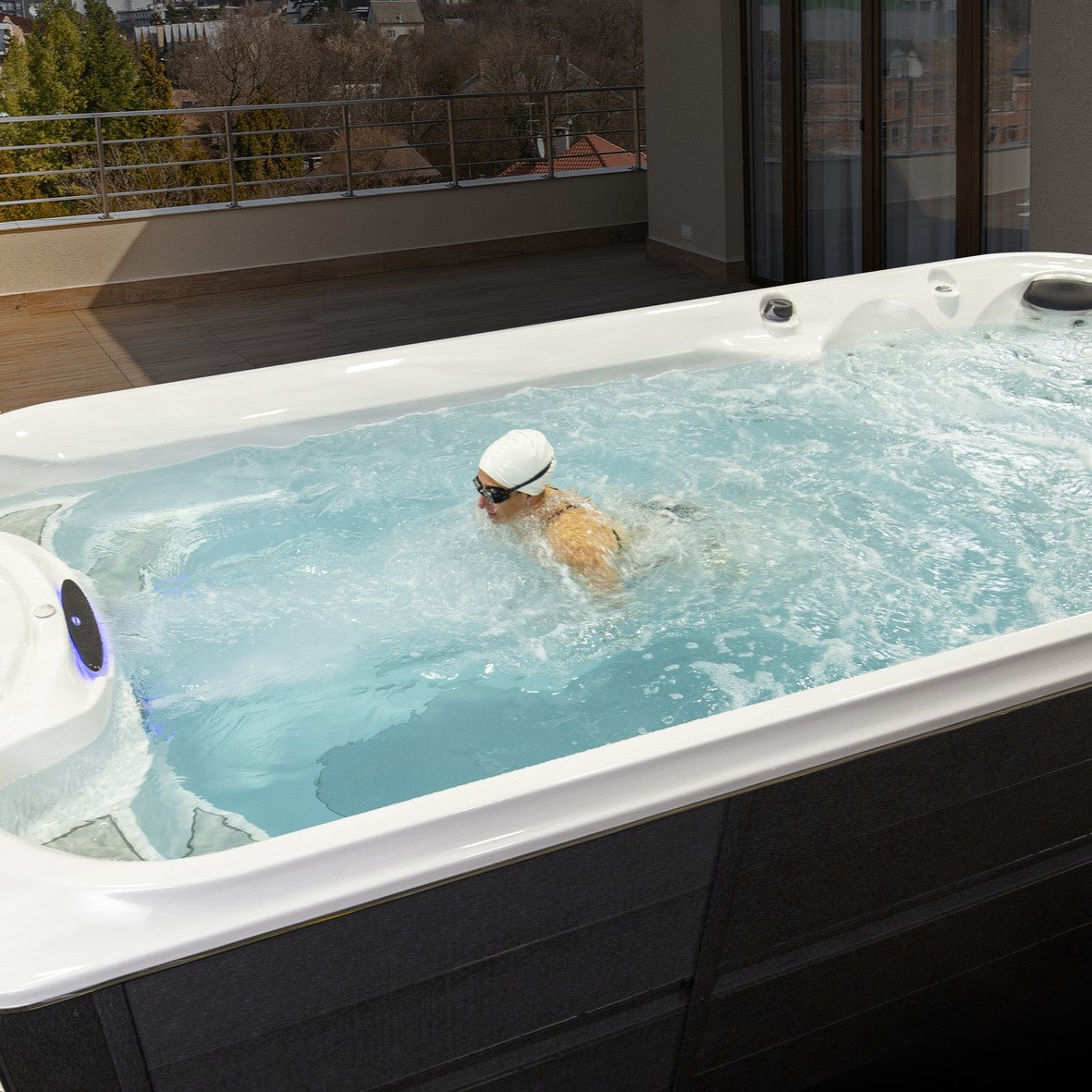  Jacuzzi® PowerActive™ J-16™ - 16ft Swim Spa