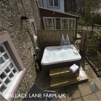  Jacuzzi® Lodge™ M - 4-5 Person Hot Tub