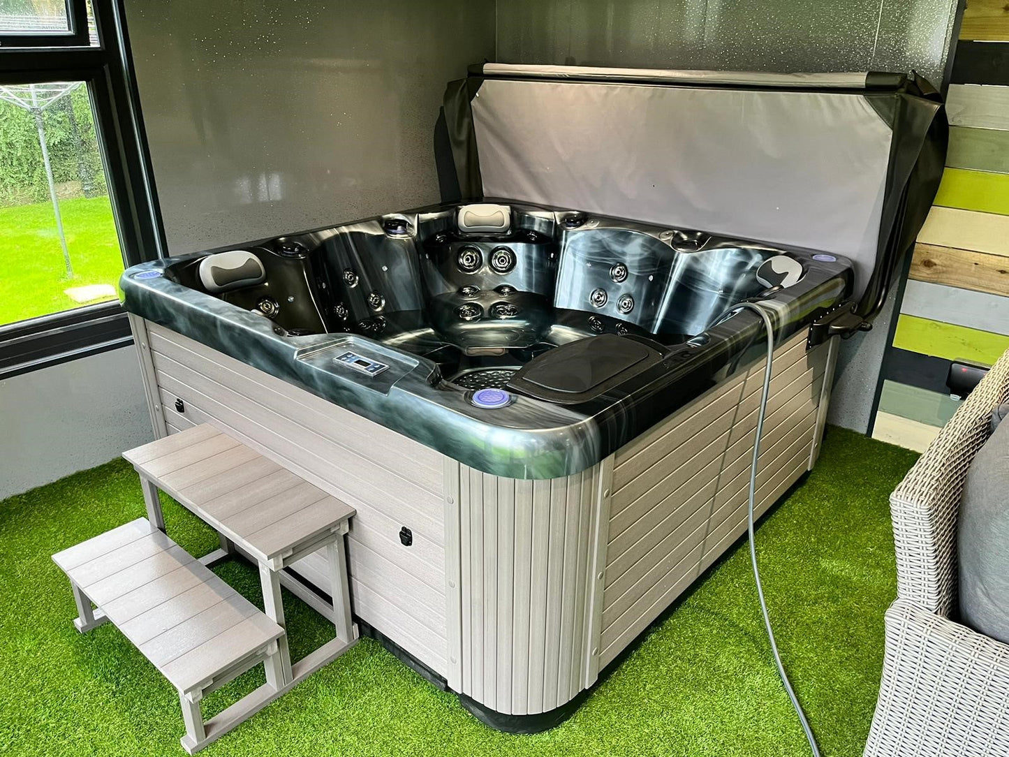  Outdoor Haze - 6 Person Hot Tub With 1 Lounger