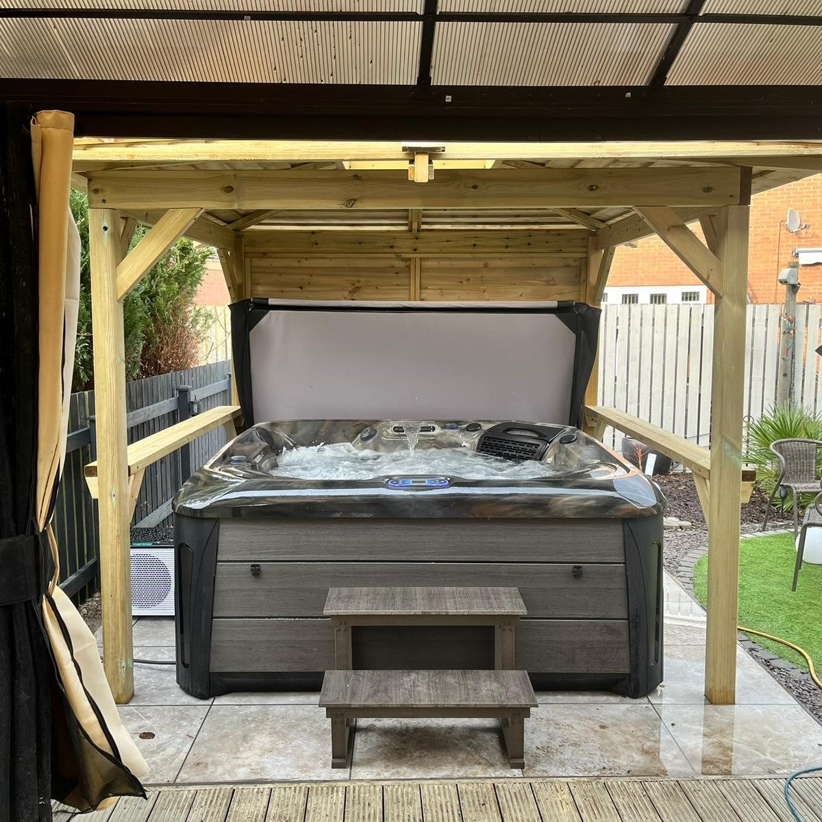  Outdoor Santorini - 5 Person Hot Tub With Gazebo Package