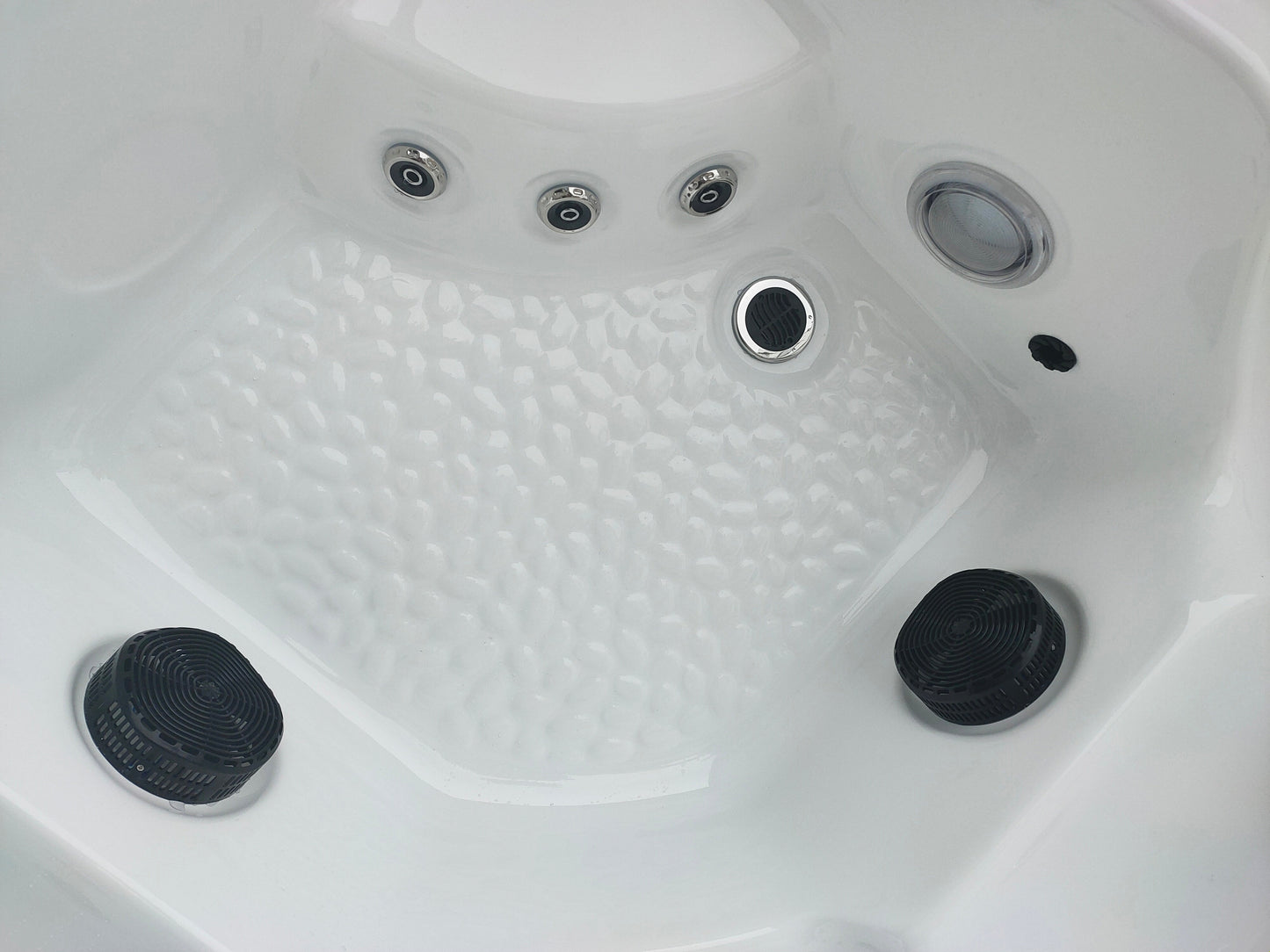  Outdoor Trident Lite - 5 Person Hot Tub With 2 Loungers