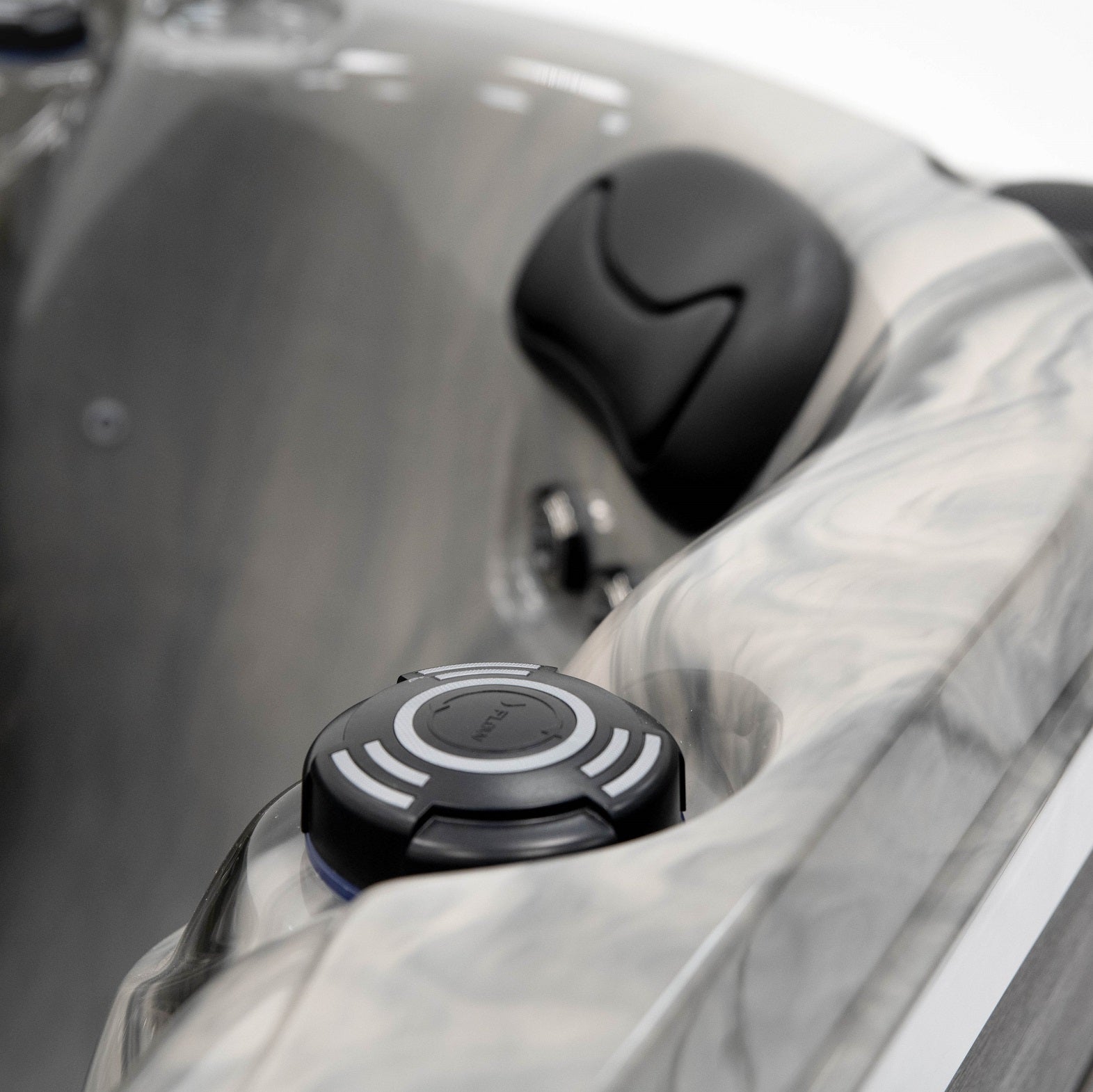  Outdoor Refresh - 6 Person Hot Tub With 1 Lounger