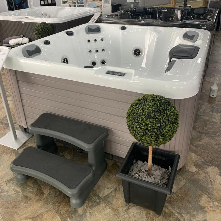 Outdoor Sun - 5 Person Hot Tub With 1 Lounger