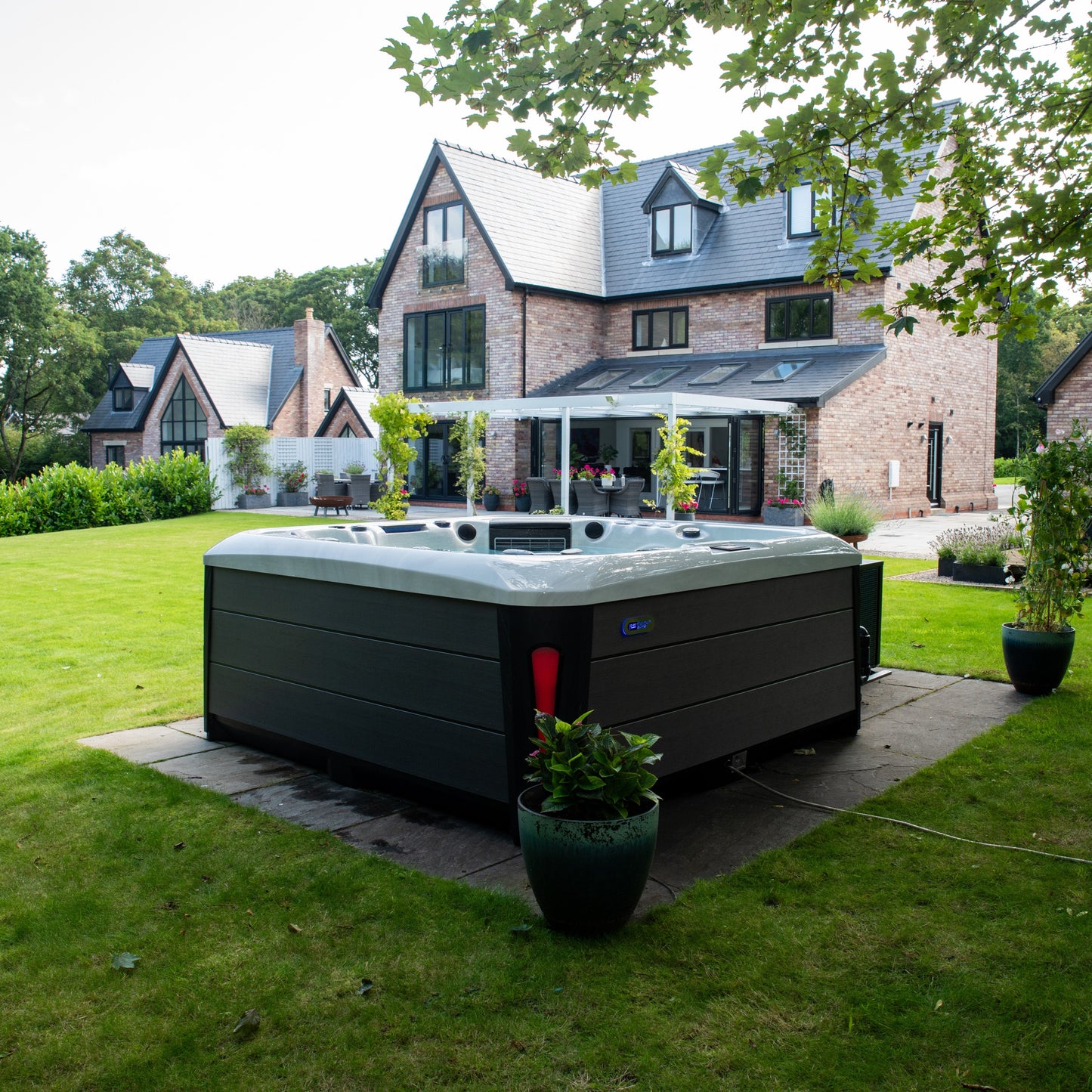 Outdoor Tokyo - 6 Person Hot Tub With 1 Lounger