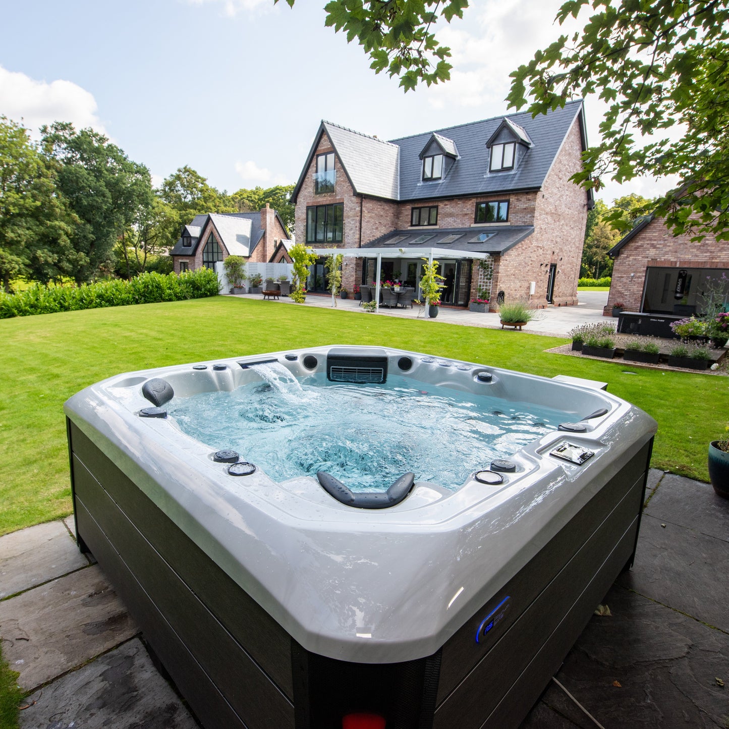  Outdoor Tokyo - 6 Person Hot Tub With 1 Lounger