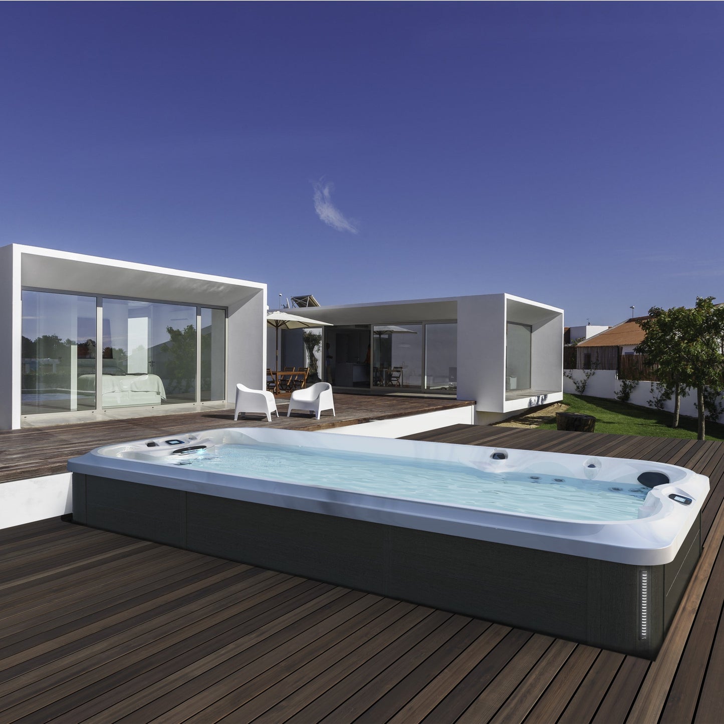  Jacuzzi® PowerPro™ J-16™ - 16ft Swim Spa