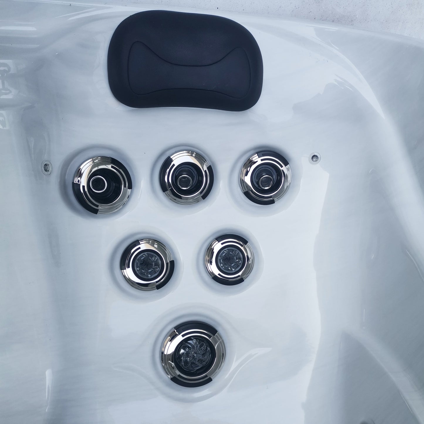  Outdoor Santorini - 5 Person Hot Tub With 1 Lounger