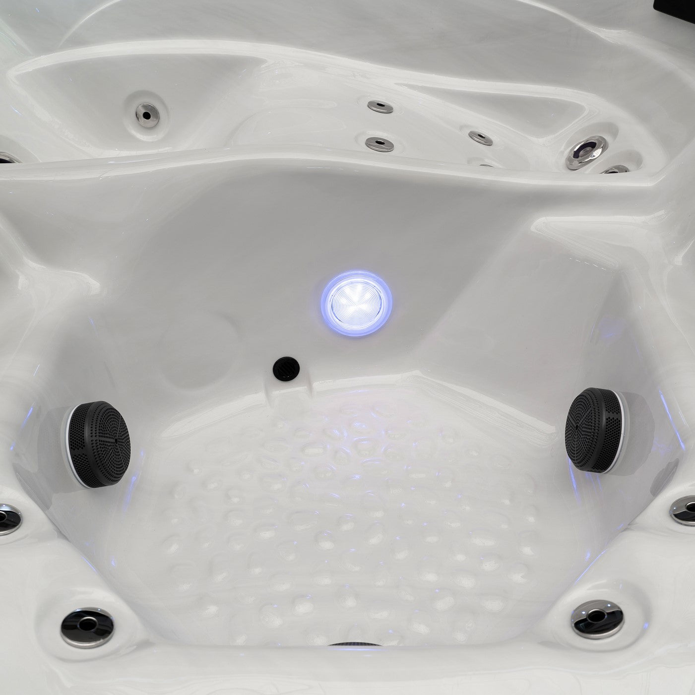  Sun & Soul™ 600™ - 6 Person Hot Tub With 1 Lounger