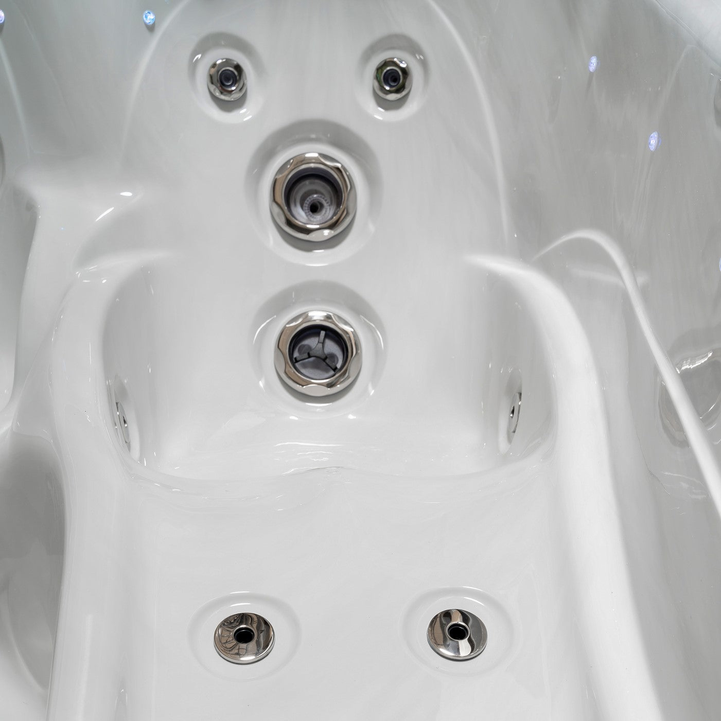  Sun & Soul™ 600™ - 6 Person Hot Tub With 1 Lounger