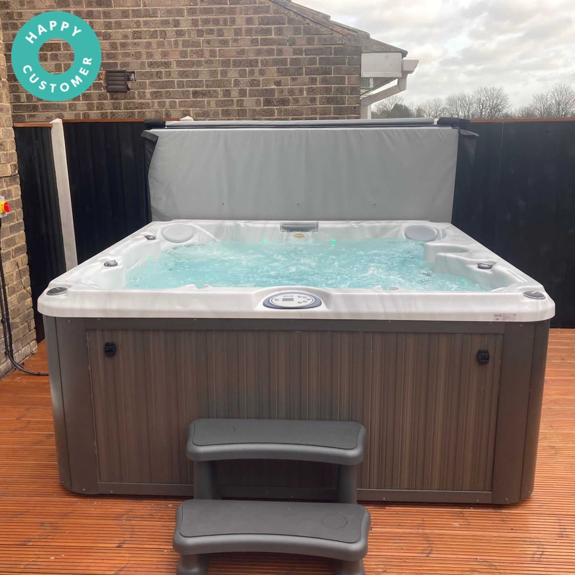  Jacuzzi® J245™ / J245IP™ - 7 Person Hot Tub