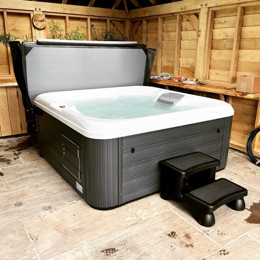  Vacation Social - 7 Person Hot Tub