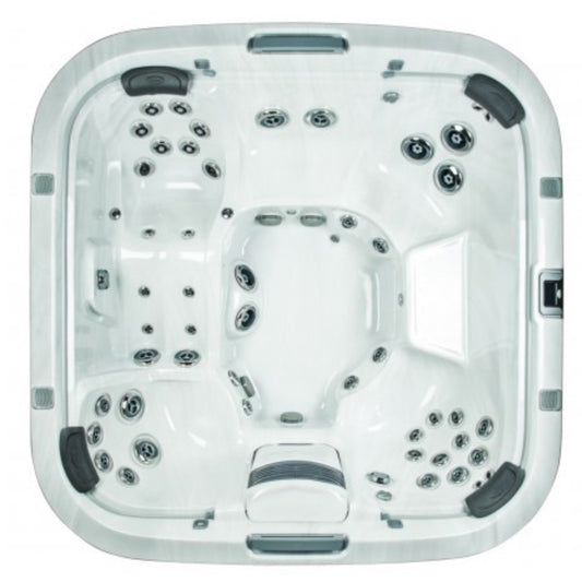  Jacuzzi® J575™ ProLast™ Hot Tub Winter Cover