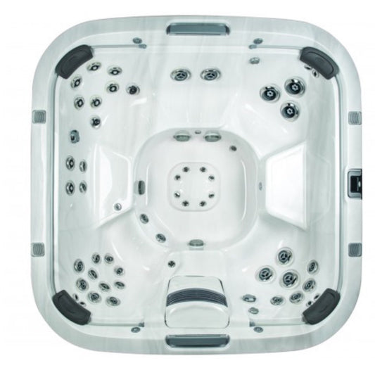  Jacuzzi® J585™ ProLast™ Hot Tub Winter Cover