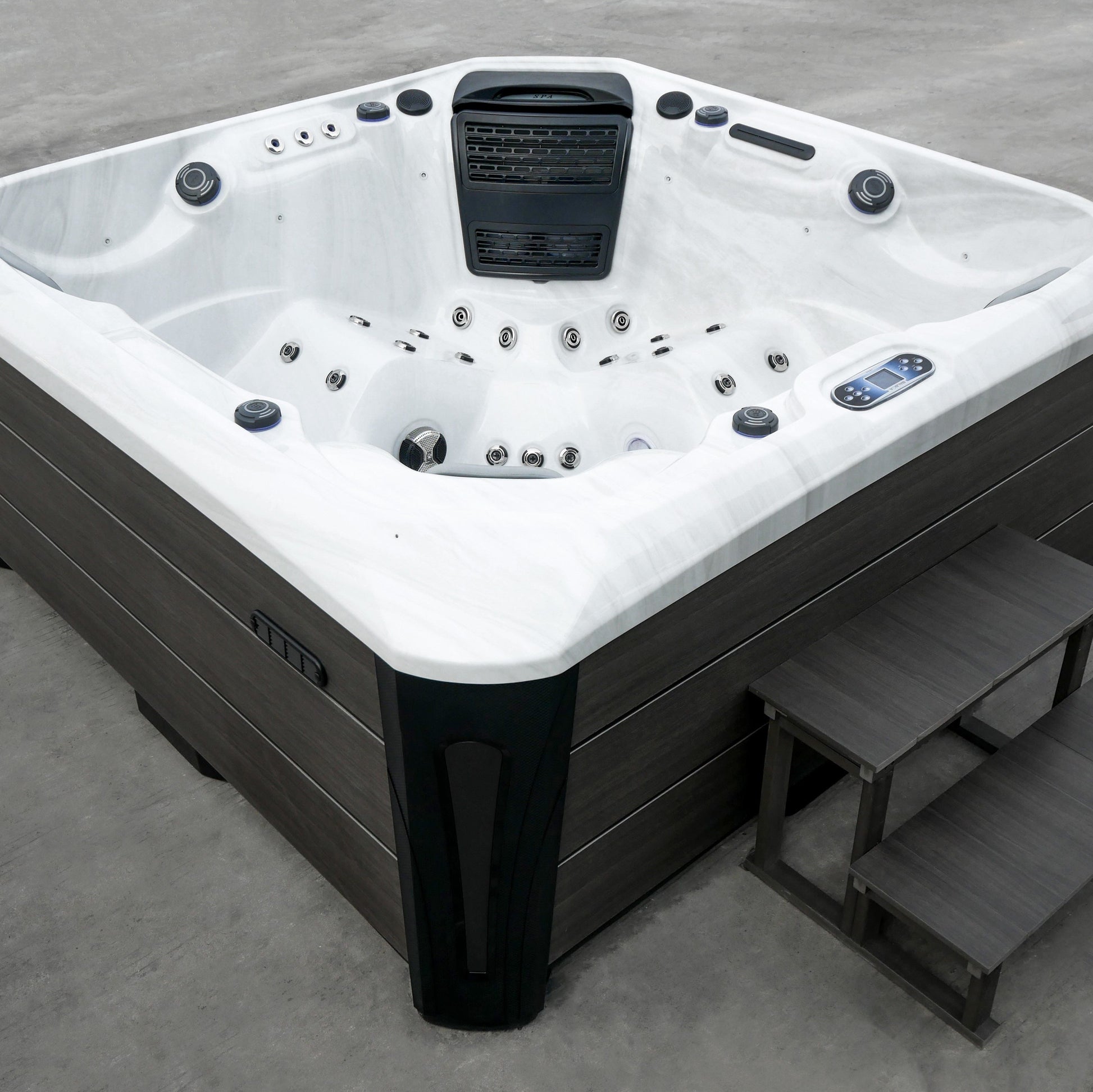  Outdoor Companion - 5 Person Hot Tub With 2 Loungers