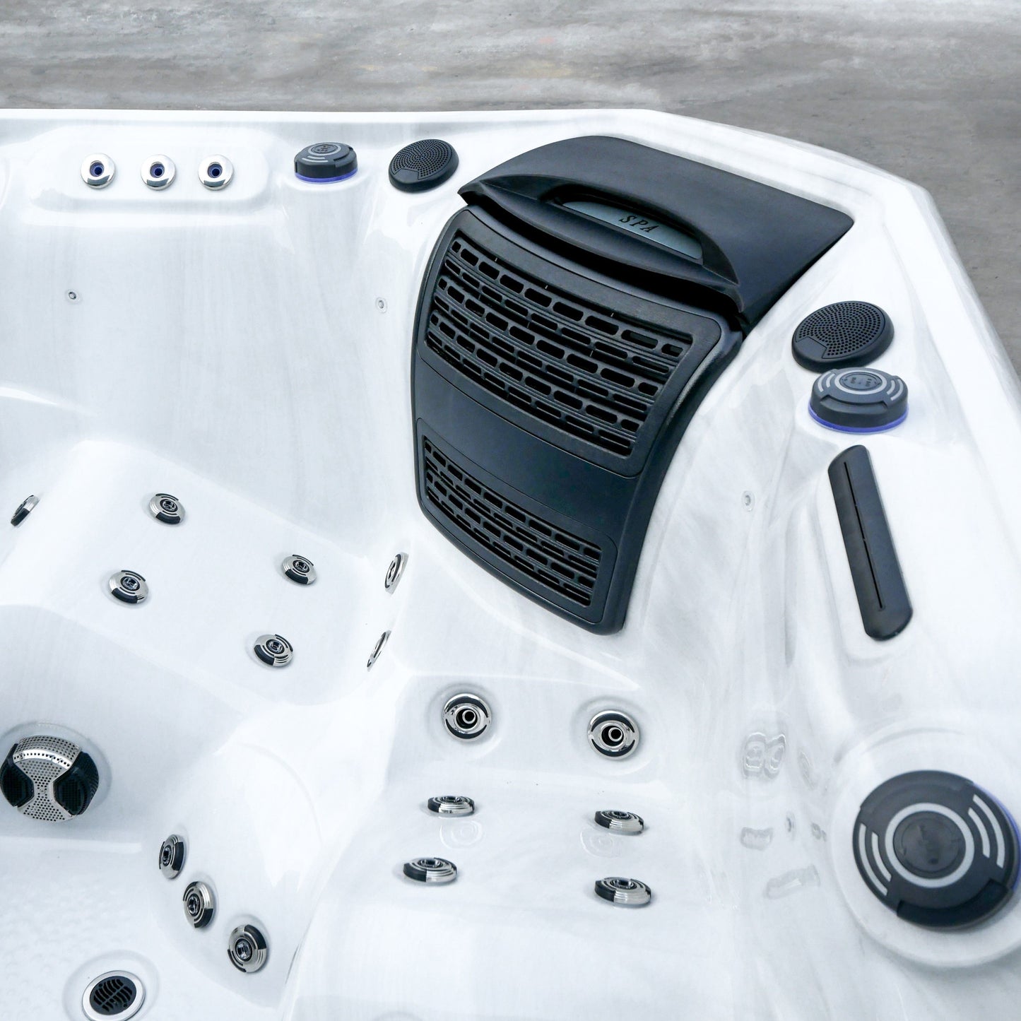  Outdoor Companion - 5 Person Hot Tub With 2 Loungers